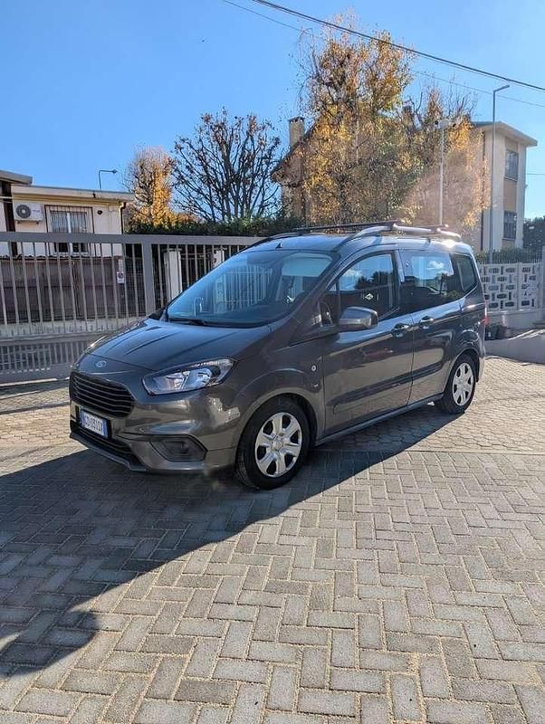Usata Ford Tourneo 101 CV (74 kW) 2020 Grigio Furgone