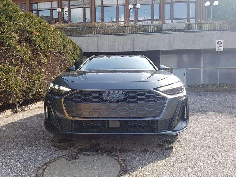 Nuova Audi A5 S-Line 204 CV (150 kW) 2025 Grigio daytona Station wagon