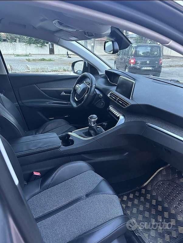 Usata Peugeot 3008 Allure 131 CV (96 kW) 2018 Grigio Monovolume