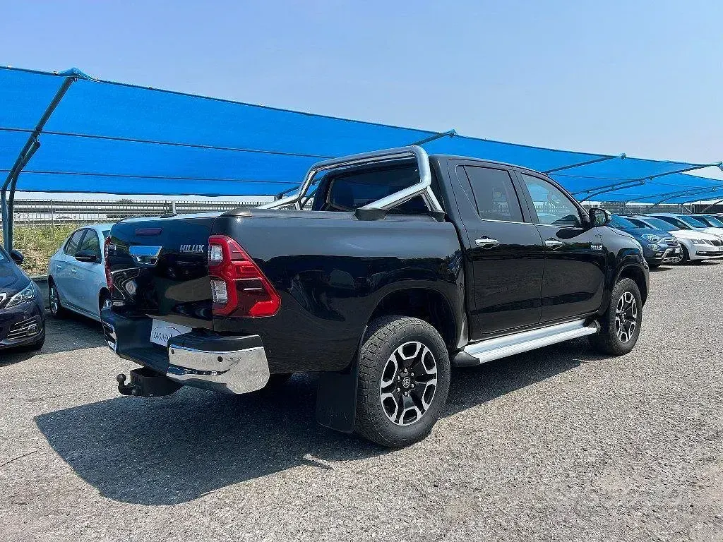 Usata Toyota HiLux 150 CV (110 kW) 2021 Nero Pick-up