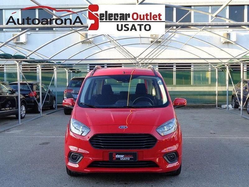 Usata Ford Tourneo Courier 75 CV (55 kW) 2019 Gr3a rosso shiraz metallizzato Monovolume