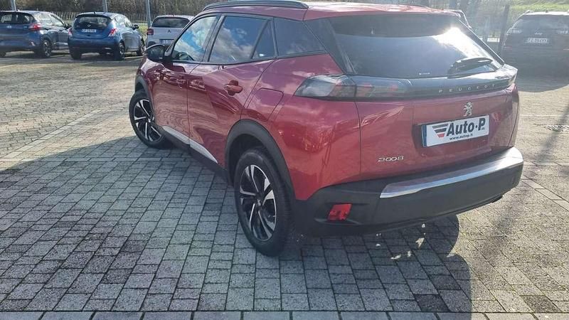 Usata Peugeot 2008 Allure 102 CV (75 kW) 2020 Rosso SUV