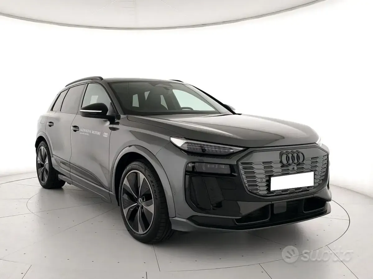 Ny Audi Q6 e-tron Business 239 kW (326 HK) 2025 Grå SUV
