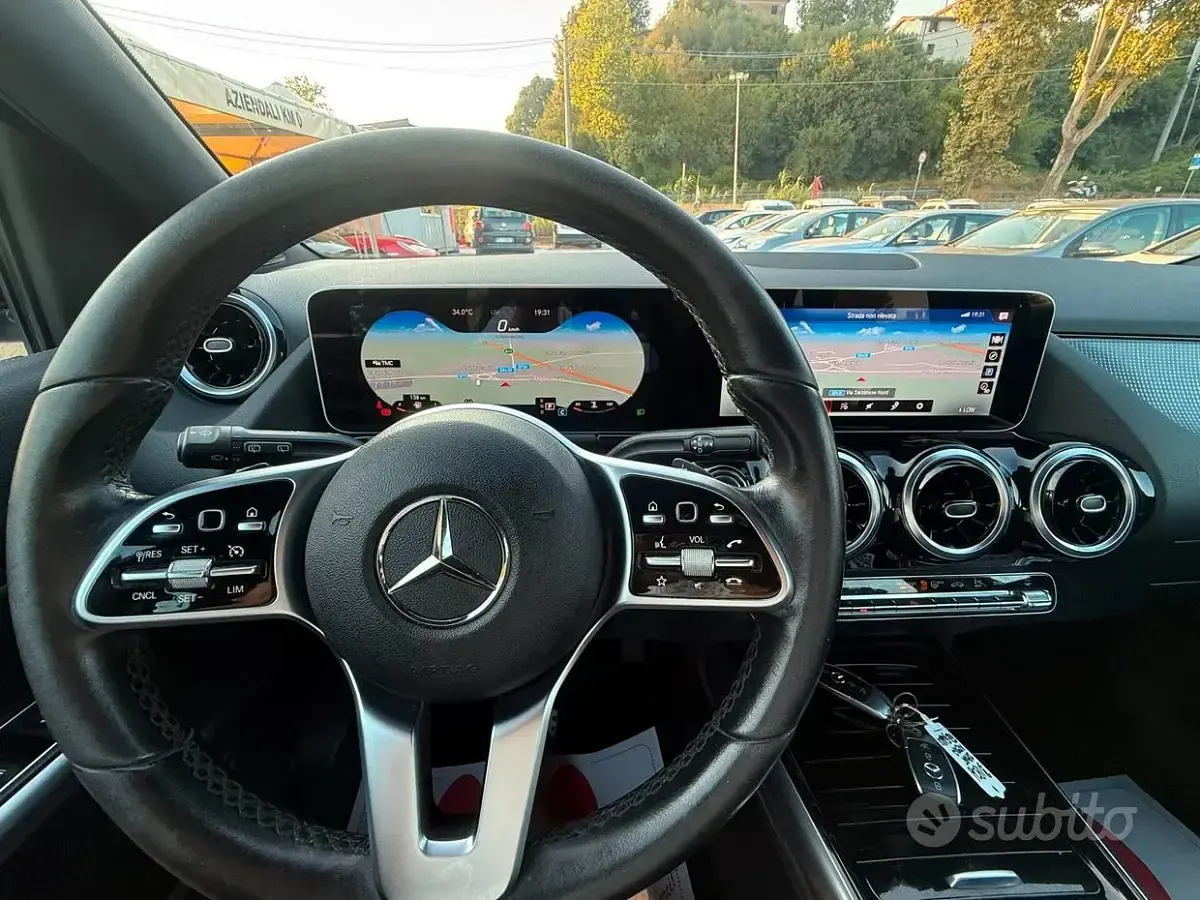 Usata Mercedes B180 116 CV (85 kW) 2019 Nero Utilitaria