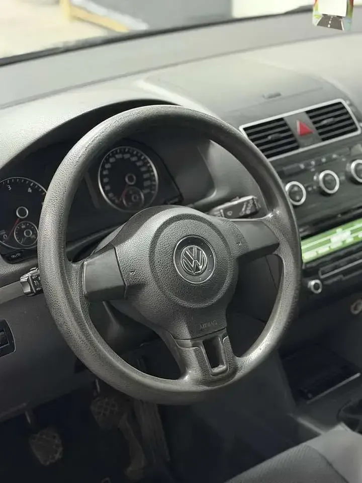 Usata VW Touran Comfortline 105 CV (77 kW) 2014 Grigio Monovolume