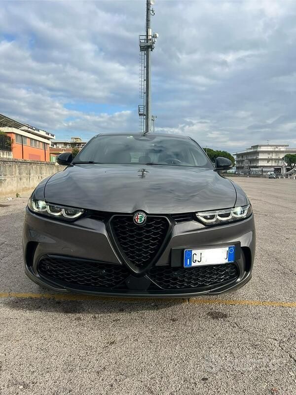 Usata 2022 Alfa Romeo Tonale SUV | 24.500 € (Buon prezzo) - Immagine 1/4