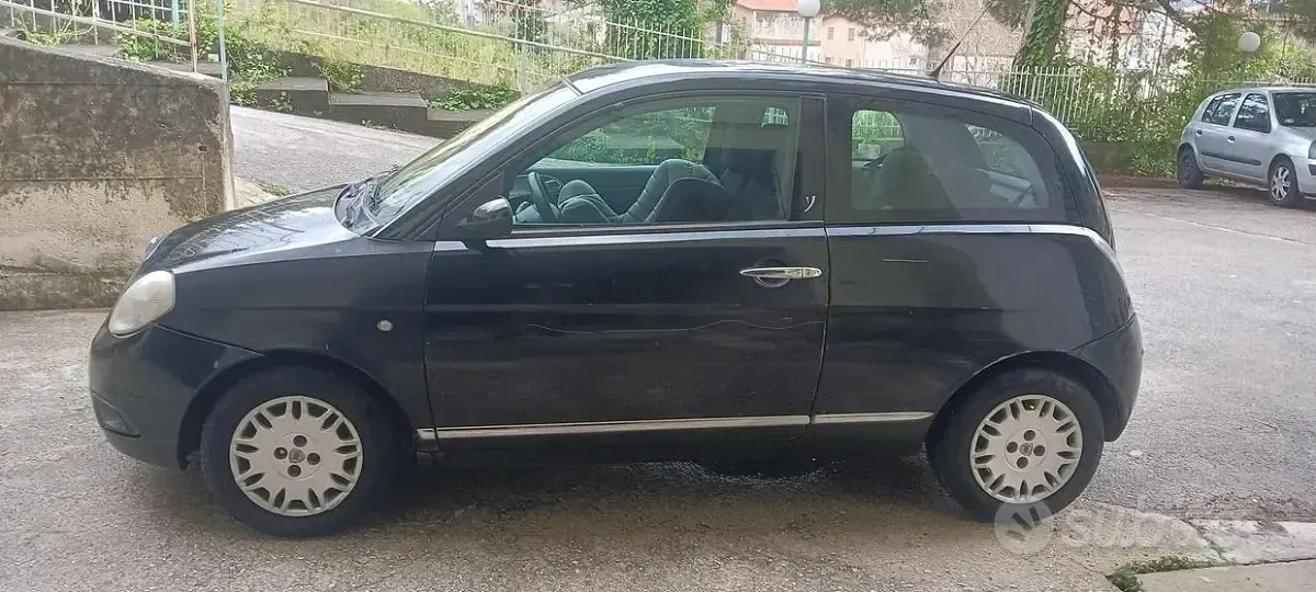 Usata Lancia Ypsilon 75 CV (55 kW) 2008 Nero Utilitaria