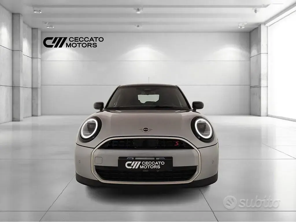 Nuova Mini Cooper Favoured 150 kW (204 CV) 2025 Utilitaria