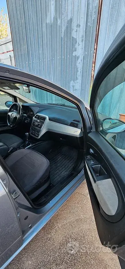 Usata Fiat Grande Punto 90 CV (66 kW) 2006 Grigio Utilitaria