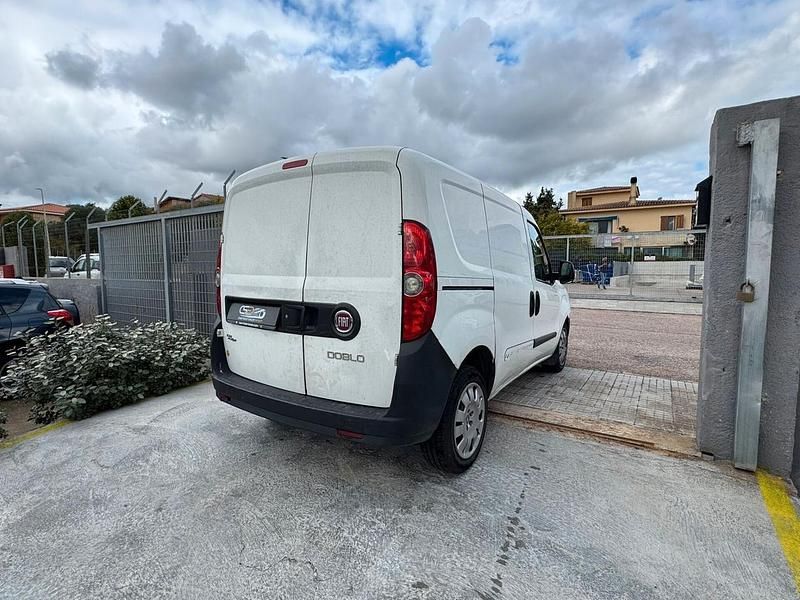Usata Fiat Doblò Lounge 104 CV (76 kW) 2014 Bianco Monovolume
