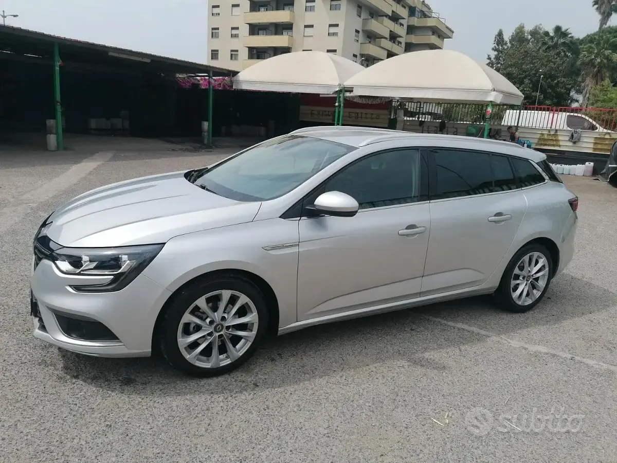 Usata Renault Mégane 110 CV (80 kW) 2017 Grigio Berlina