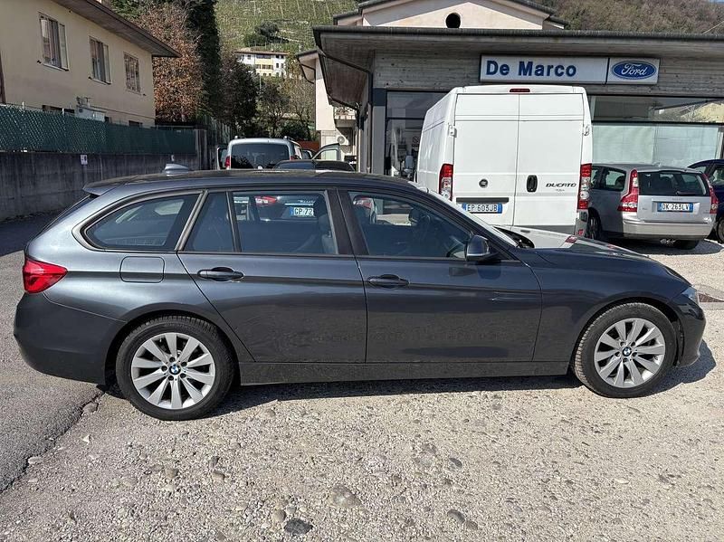 Usata BMW 318 Sport Line 150 CV (110 kW) 2016 Grigio Station wagon