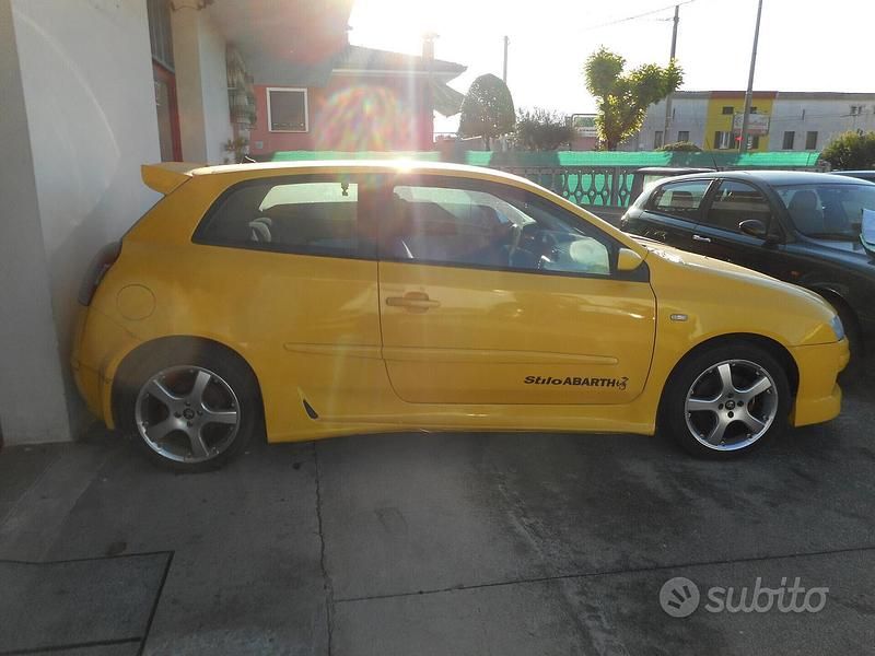 Usata Fiat Stilo Abarth 170 CV (125 kW) 2002 Giallo Berlina