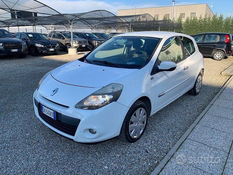 Usata Renault Clio IV 75 CV (55 kW) 2012 Bianco Utilitaria