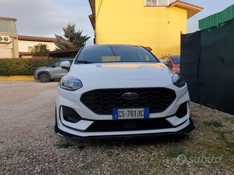 Usata Ford Fiesta ST-Line 75 CV (55 kW) 2024 Bianco Utilitaria