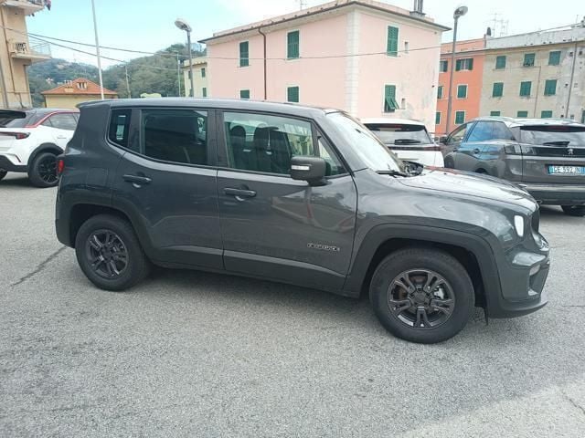 Usata Jeep Renegade Longitude 120 CV (88 kW) 2023 Grigio scuro pastello SUV
