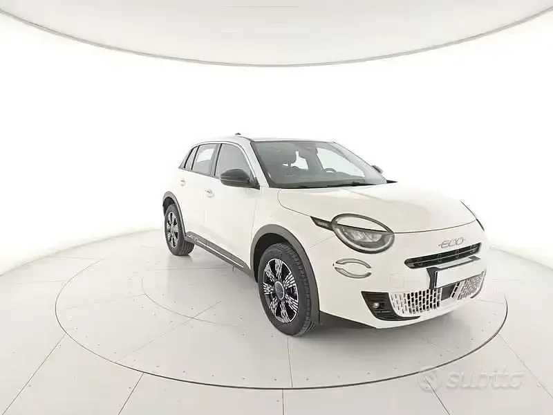 Usata Fiat 600 110 CV (80 kW) 2025 SUV