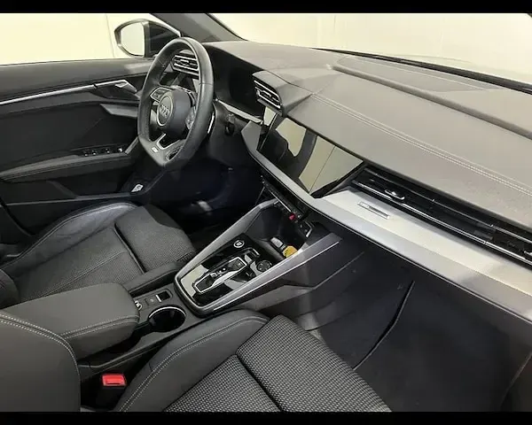 Usata Audi A3 S-Line 150 CV (110 kW) 2025 Grigio daytona perlato Berlina