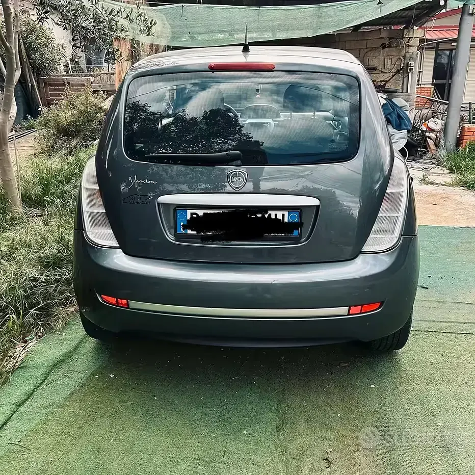 Usata Lancia Ypsilon 60 CV (44 kW) 2009 Grigio Utilitaria