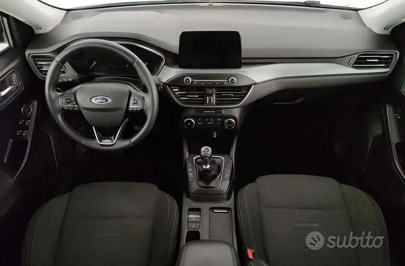 Usata Ford Focus ST-Line 125 CV (91 kW) 2019 Grigio Utilitaria