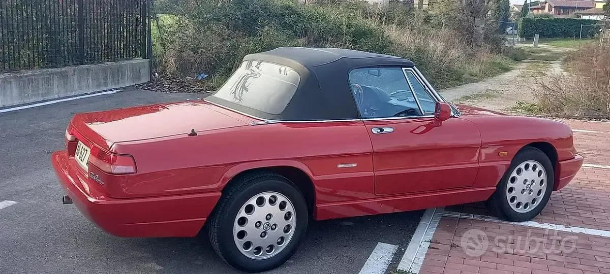 Usata Alfa Romeo Spider 125 CV (91 kW) 1990 Cabrio