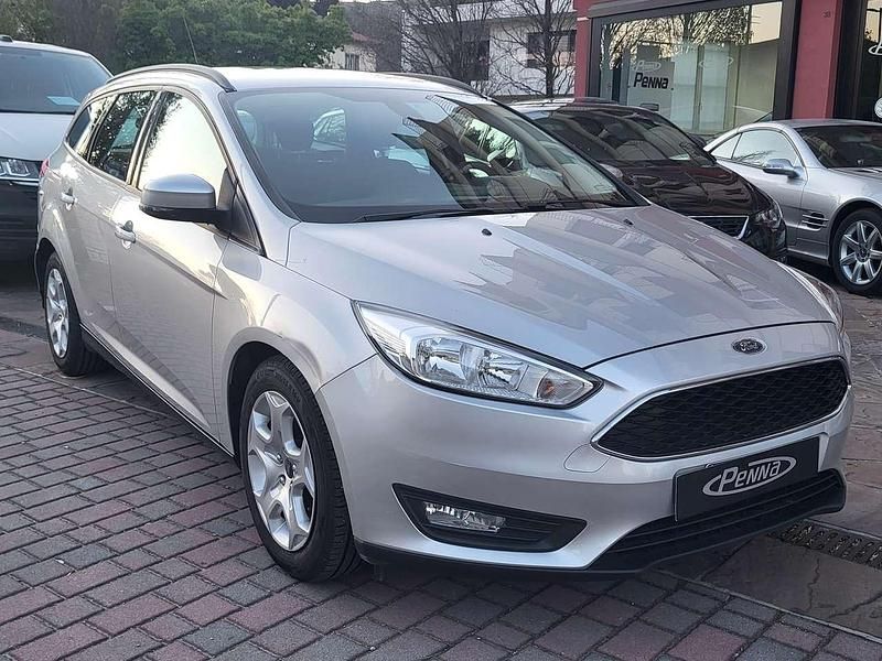Usata Ford Focus 120 CV (88 kW) 2016 Argento Station wagon