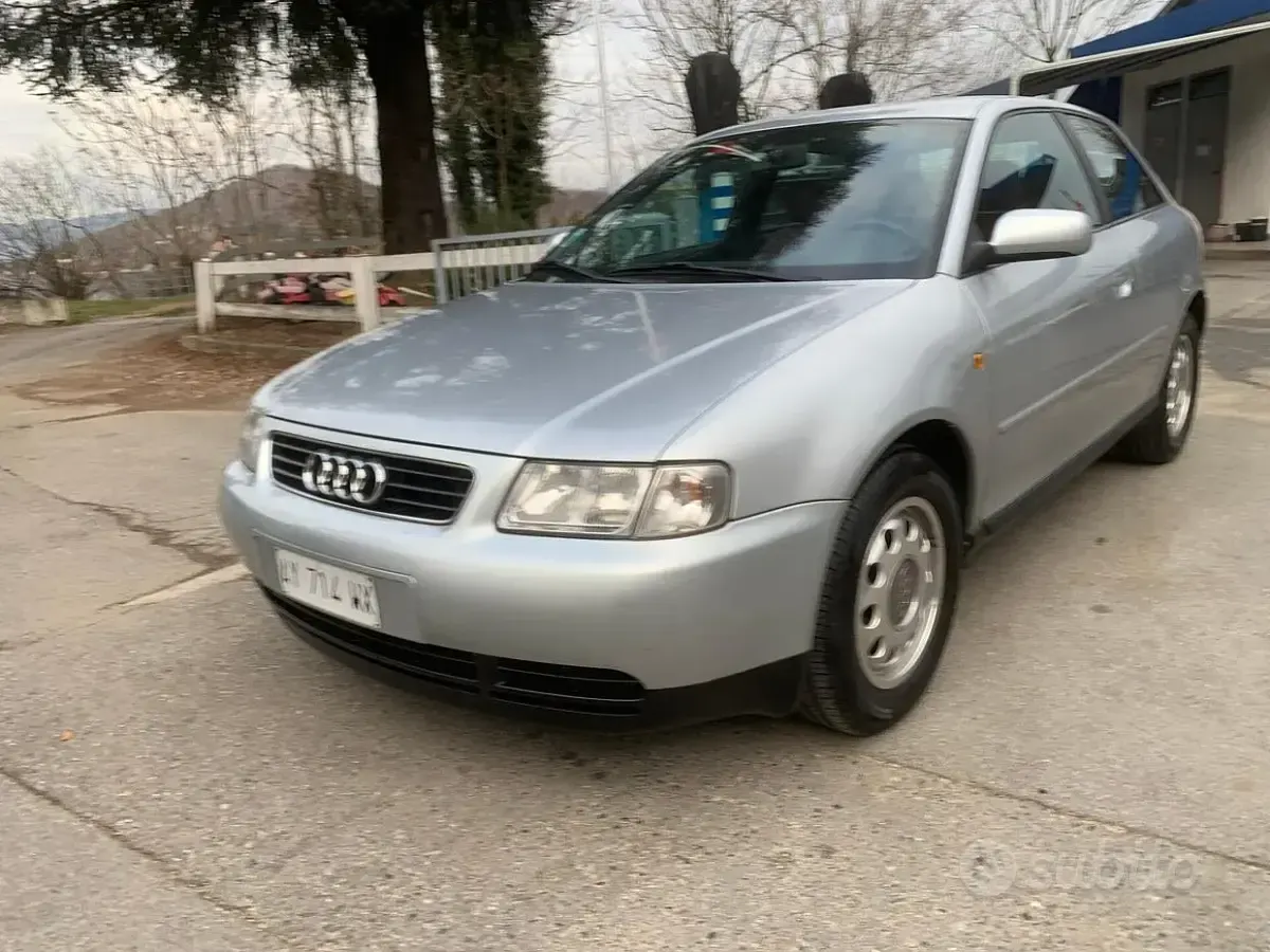 Usata Audi A3 Ambiente 125 CV (91 kW) 1998 Grigio Utilitaria