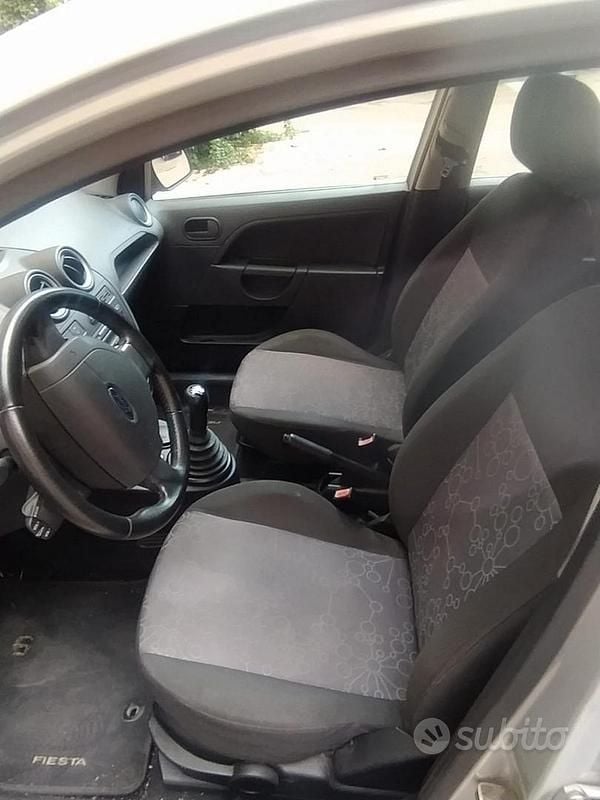 Usata Ford Fiesta 75 CV (55 kW) 2008 Grigio Utilitaria