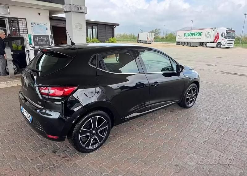 Second-hand Renault Clio IV 75 CP (55 kW) 2017 Berlinǎ