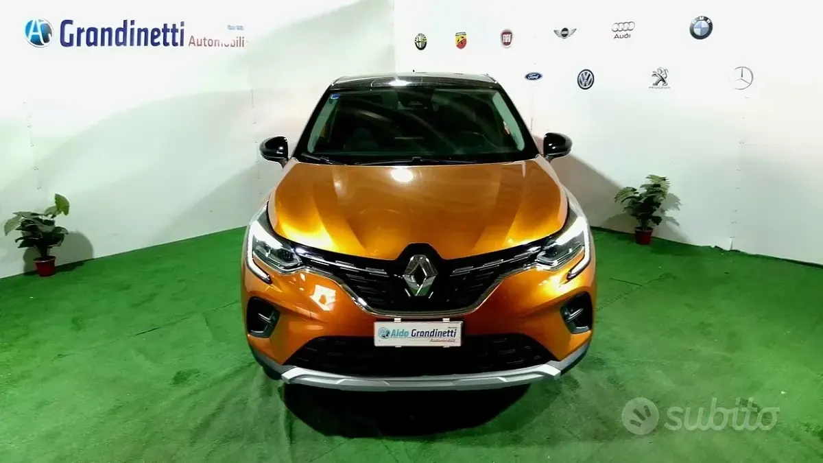 Usata Renault Captur Intens 101 CV (74 kW) 2020 Marrone SUV