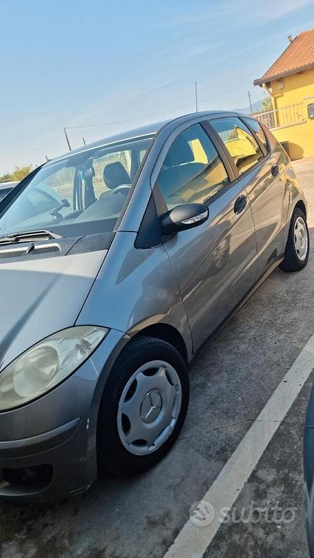 Grigio Usata 2005 Mercedes A160 Tre volumi | 2800 € - Immagine 1/4