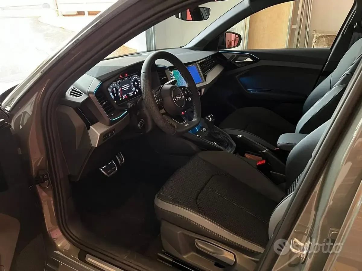 Usata Audi A1 Design 116 CV (85 kW) 2026 Grigio SUV
