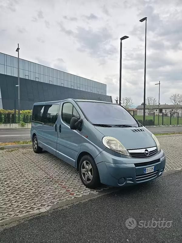 Usata Opel Vivaro 150 CV (110 kW) 2010 Monovolume