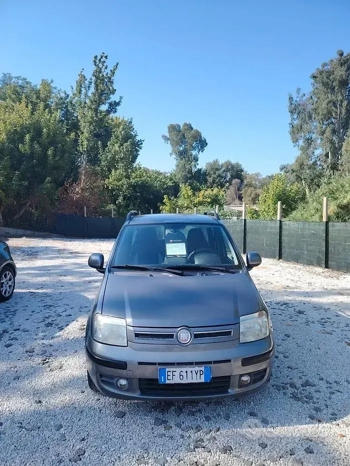 Usata Fiat Panda Emotion 69 CV (50 kW) 2011 Grigio Utilitaria
