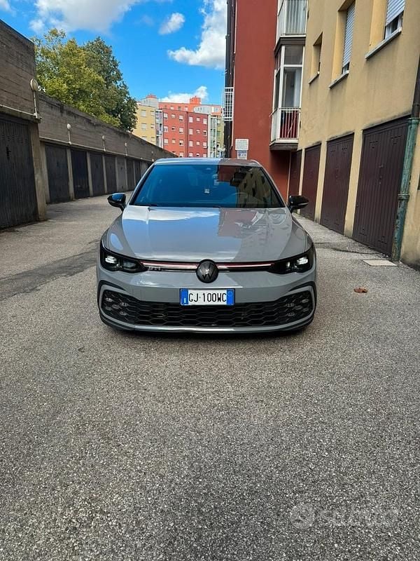 Usata VW Golf VIII GTI 245 CV (180 kW) 2022 Grigio Berlina