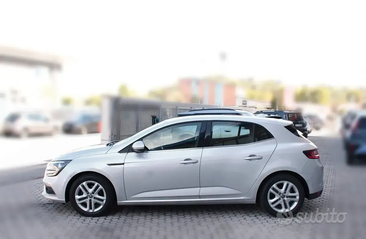 Usata Renault Mégane IV Business 116 CV (85 kW) 2020 Grigio Berlina