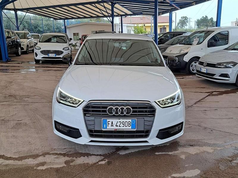 Usata Audi A1 Ambiente 90 CV (66 kW) 2015 Bianco Utilitaria