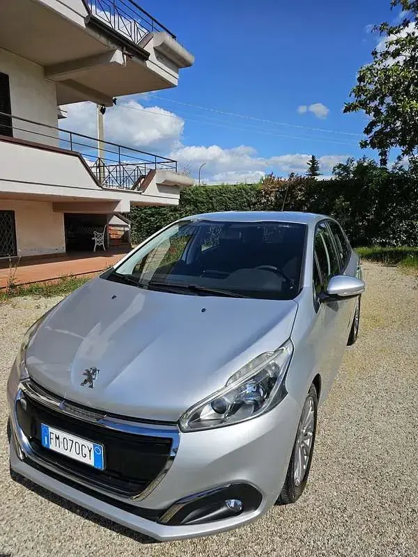 Usata Peugeot 208 Active 82 CV (60 kW) 2017 Utilitaria