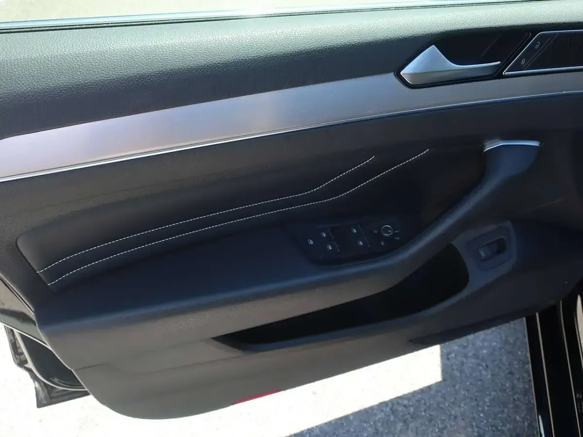 Usata VW Passat Executive 150 CV (110 kW) 2021 Nero Station wagon