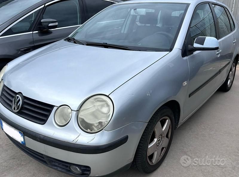 Usata VW Polo Trendline 74 CV (54 kW) 2003 Grigio Berlina