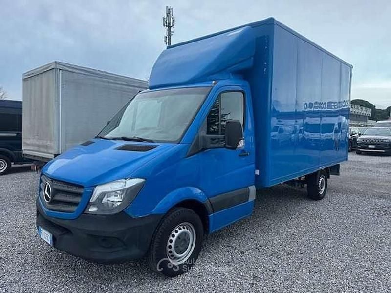 Blu/azzurro Usata 2018 Mercedes Sprinter Executive Furgone | 9999 € (Buon prezzo) - Immagine 1/4