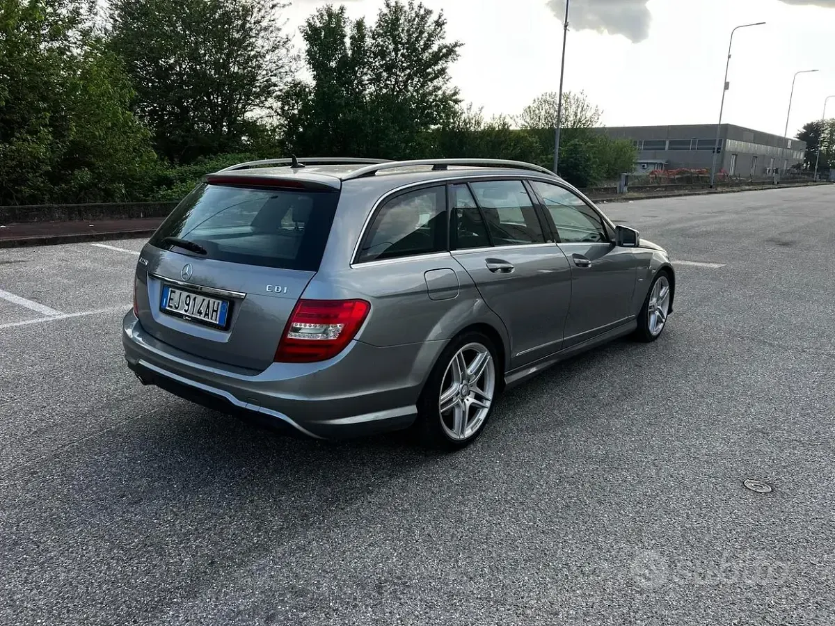Usata Mercedes C220 Avantgarde 170 CV (125 kW) 2011 Grigio Station wagon