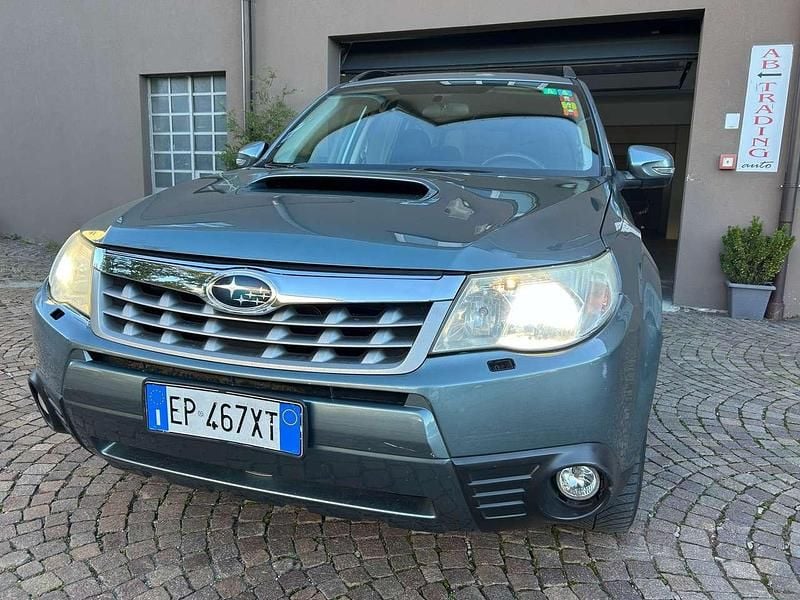 Grigio Usata 2013 Subaru Forester Exclusive+ SUV | 4900 € (Super prezzo) - Immagine 1/4