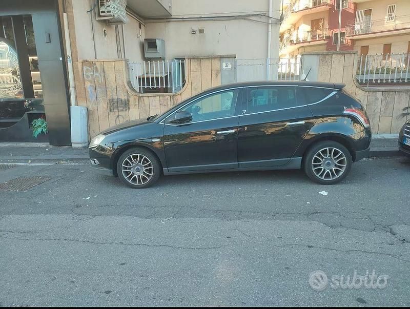 Usata Lancia Delta 165 CV (121 kW) 2009 Utilitaria