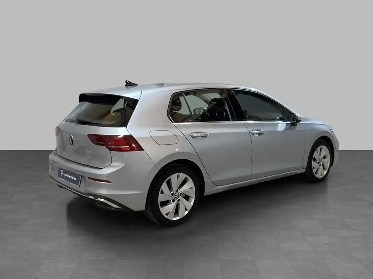 Usata VW Golf VIII Style 150 CV (110 kW) 2025 Dolomite silver metallizzato Berlina