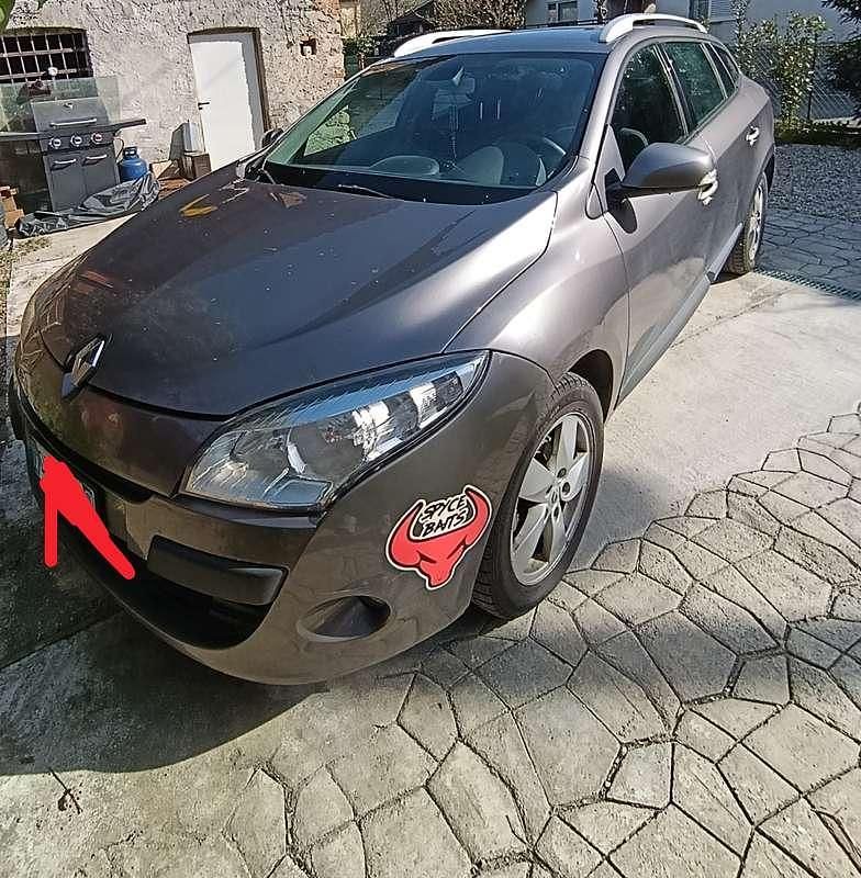 Usata Renault Mégane III 110 CV (80 kW) 2010 Grigio Station wagon