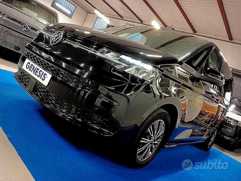 Nero Usata 2023 VW Multivan Furgone | 49.990 € (Buon prezzo) - Immagine 1/4