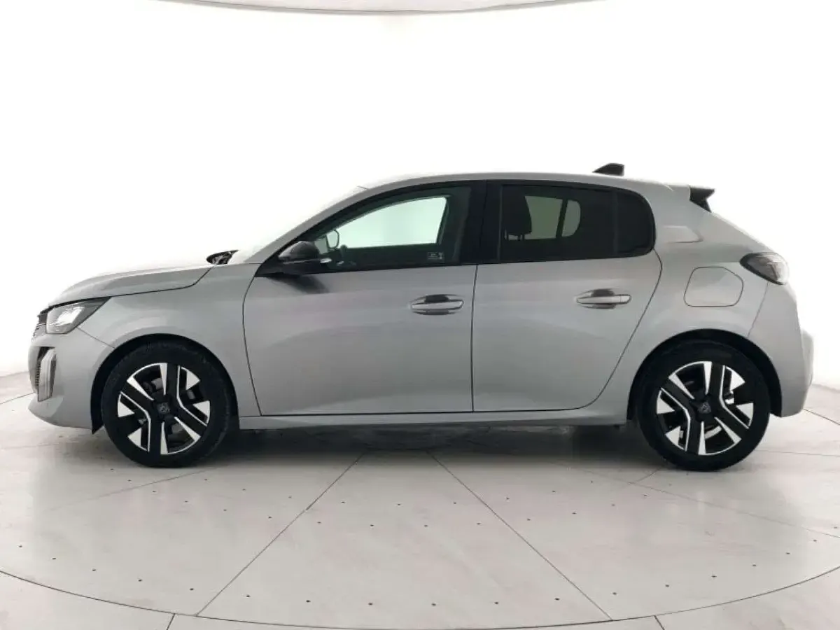 Usata Peugeot 208 Allure 101 CV (74 kW) 2025 Grigio artense Utilitaria