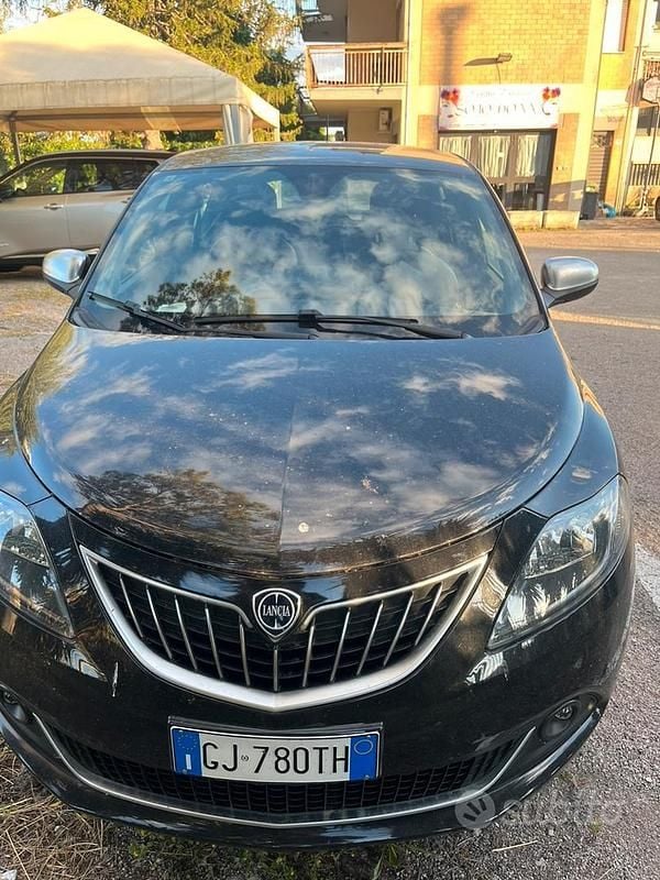 Usata Lancia Ypsilon S 95 CV (69 kW) 2022 Nero Utilitaria