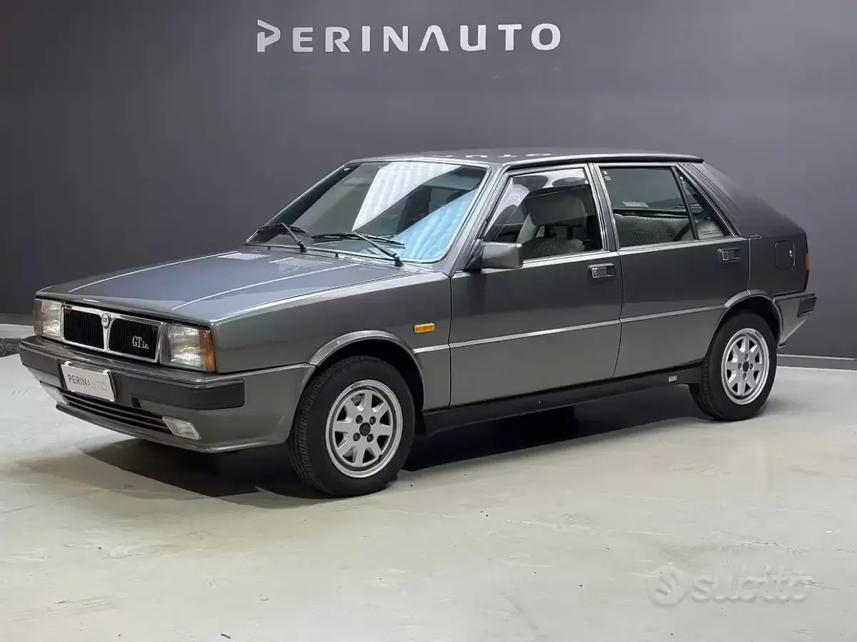 Usata Lancia Delta 109 CV (80 kW) 1987 Grigio Utilitaria